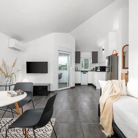 In Barbariga-apartment 4 ペロイ