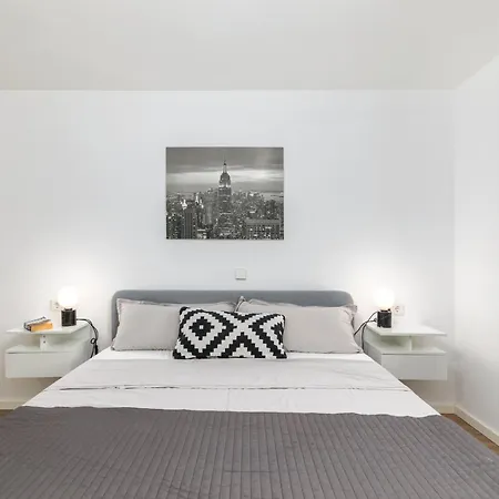 In Barbariga-apartment 4 شقة بيروغ