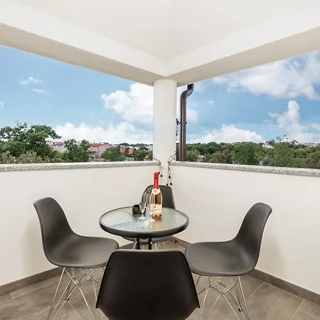 In Barbariga-apartment 4 بيروغ