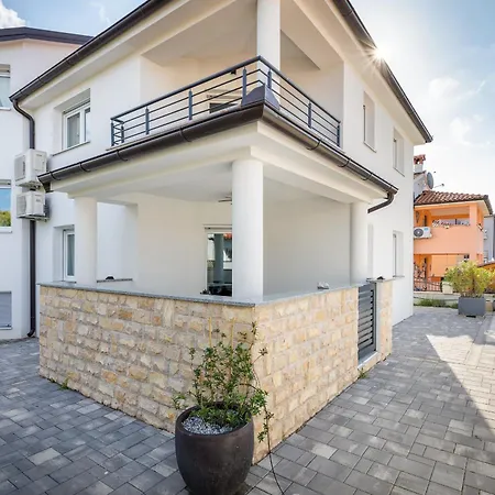 아파트 In Barbariga-apartment 4 *