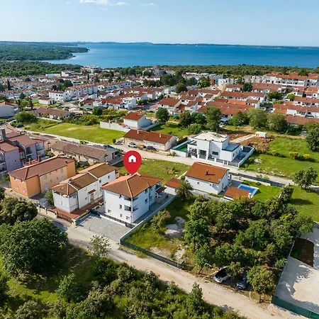 In Barbariga-apartment 4 *